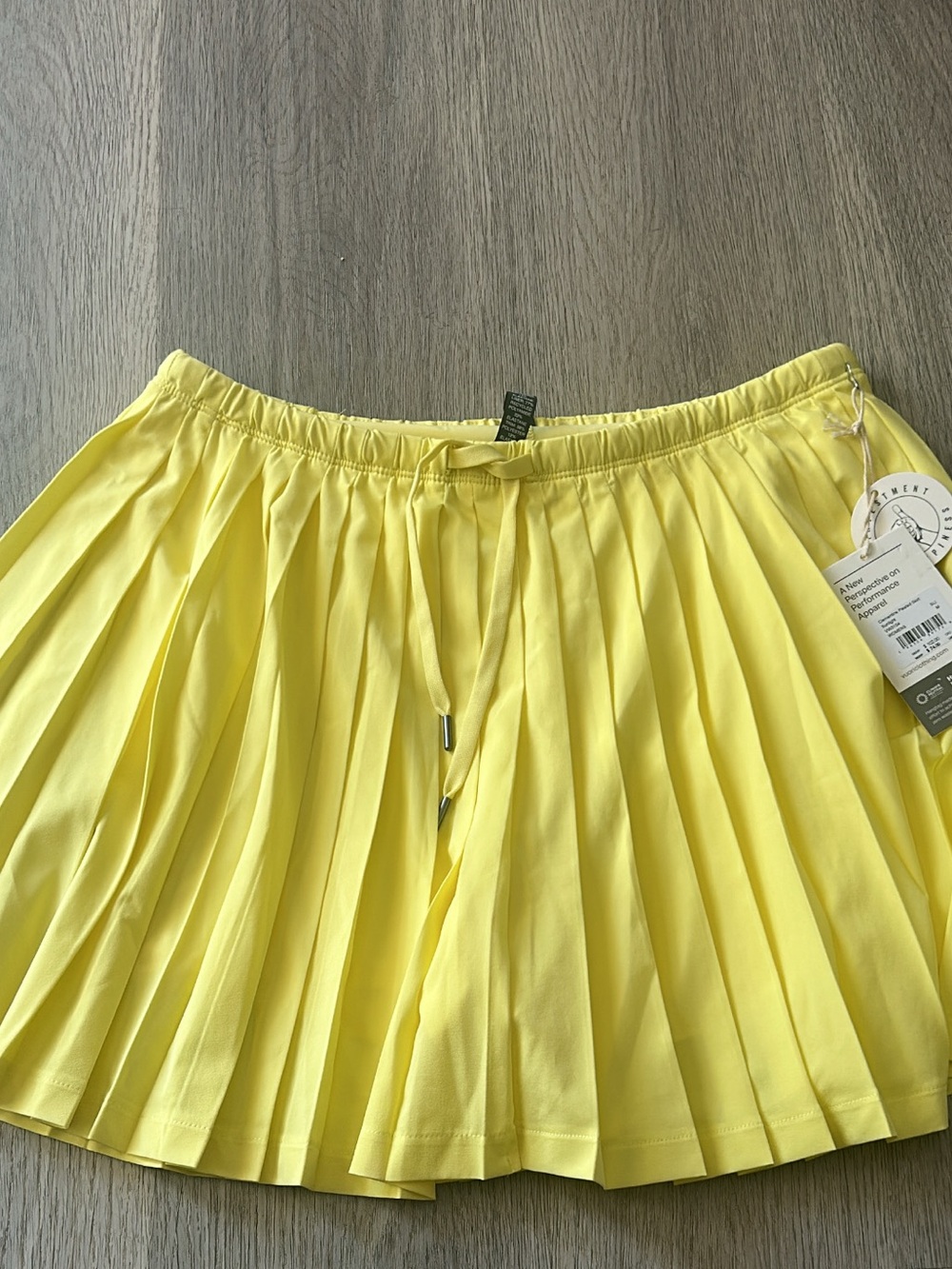 Vuori Clementine Pleated Skirt in Sunlight Yellow
